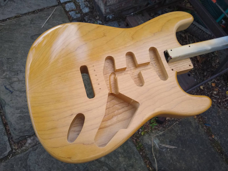 Tinted Gloss / Vintage Amber Nitrocellulose Lacquer Aerosol